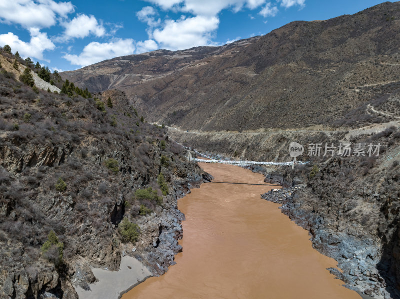 西藏那曲地区丁青县怒江大桥高空航拍