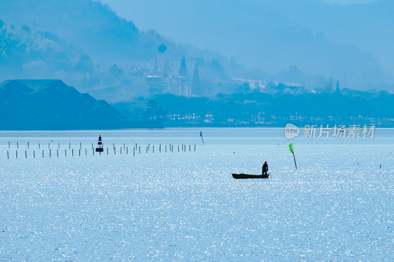 冬日晴朗的午后，浙江宁波东钱湖户外风光