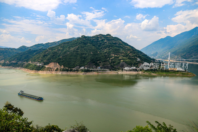 长江三峡江面，西陵峡，兵书宝剑峡绝美风光