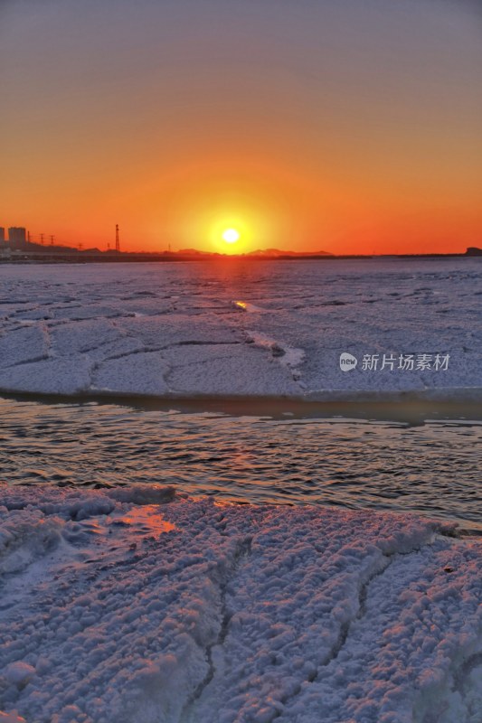 大连夏家河子 冰海上的黄昏