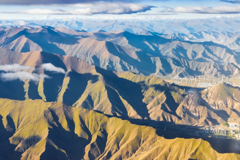 空中飞机俯拍西藏山脉山河自然风景