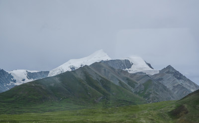 青藏铁路沿线青藏高原高山雪山自然风景