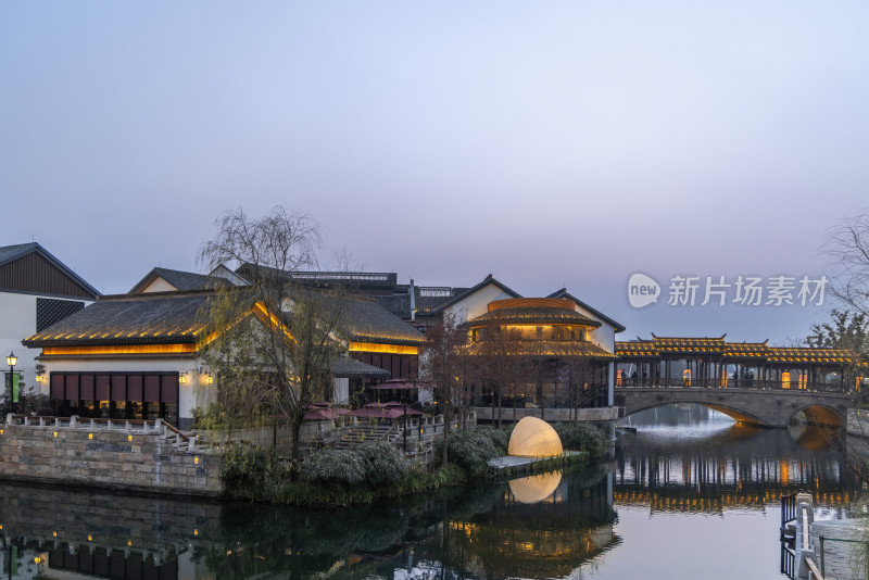 上海青浦蟠龙天地建筑蟠龙古镇夜晚夜景