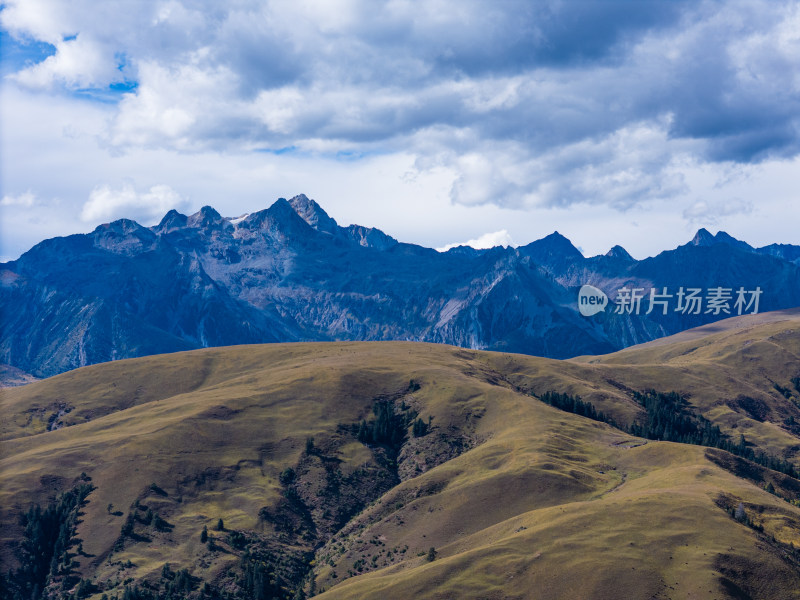 川西理塘格聂自然风景