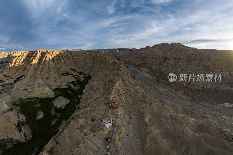 西藏阿里地区古格王朝文化遗迹日落高空航拍