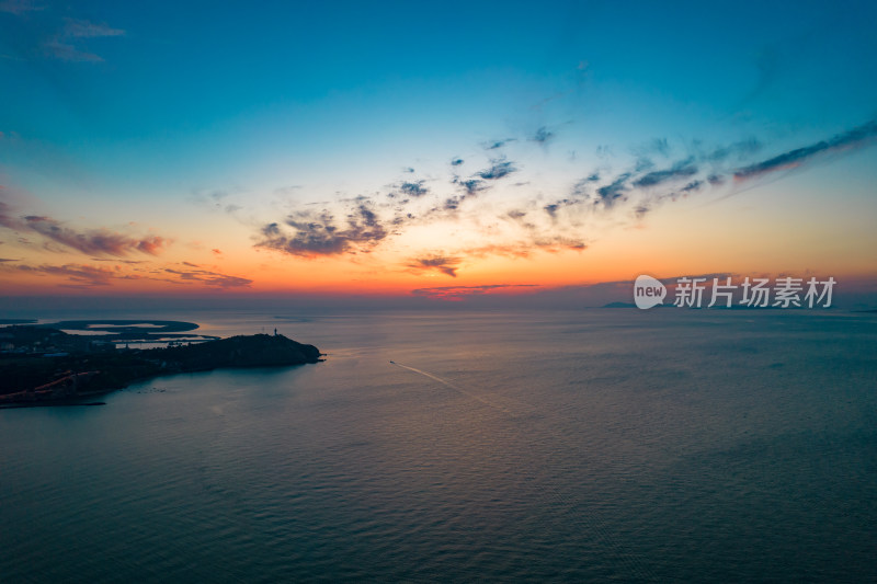 海上夕阳晚霞航拍摄影图