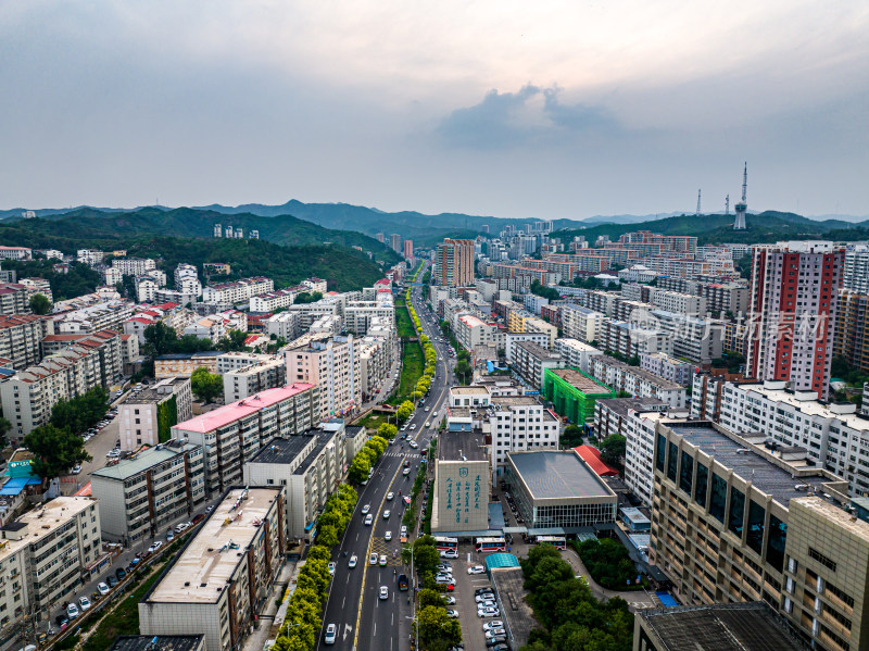 河北承德航拍依山而建的城市高楼鸟瞰