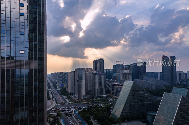 天空夕阳城市