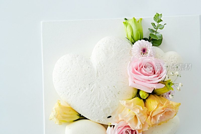 爱心造型椰奶香芋情人节蛋糕