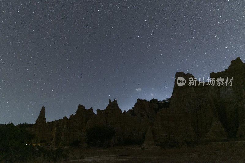 星空下的云南土林特色地貌夜景