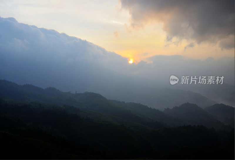 广西龙脊梯田 光影山峦 山峦日出 云海