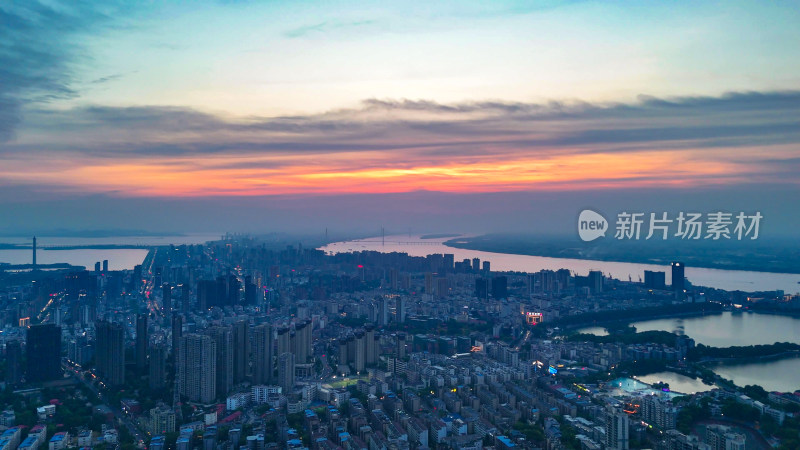 江西九江城市夕阳晚霞航拍图