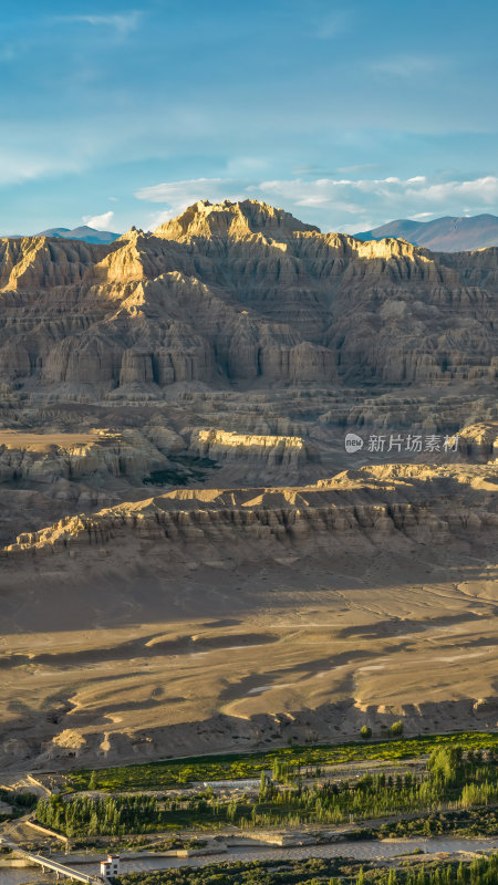 西藏阿里地区古格王朝文化遗迹日落高空航拍