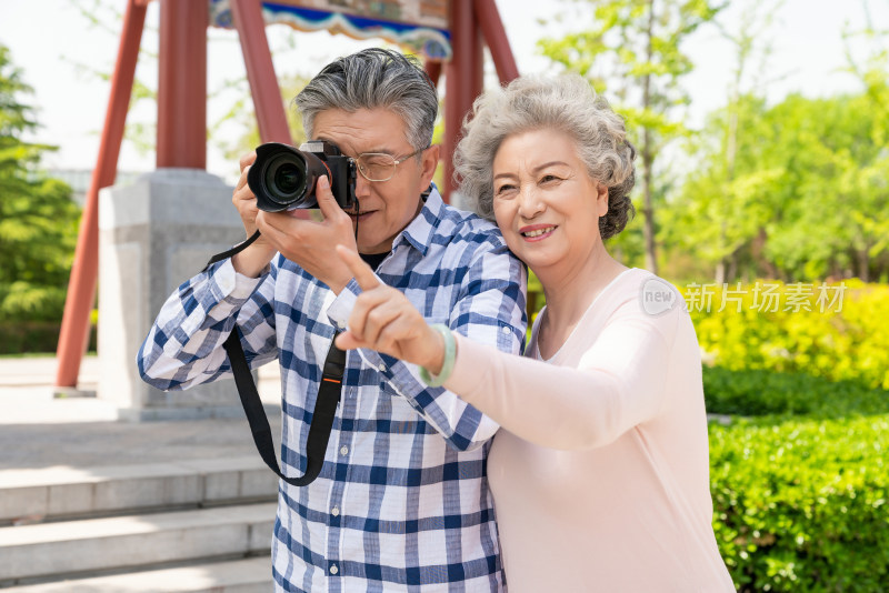 老年夫妻旅游