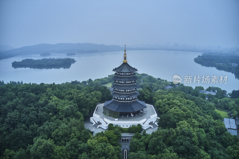 清晨时分的雷峰塔