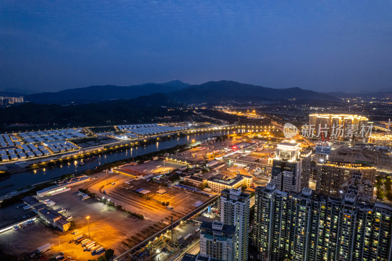 深圳市皇岗口岸夜景图