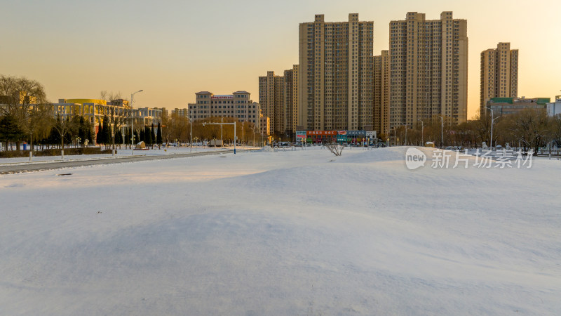 雪后城市住宅区的开阔景象