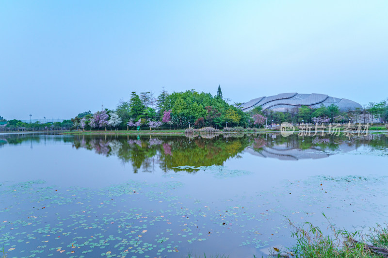 广州大学城中心湖与自行车轮滑运动极限中心