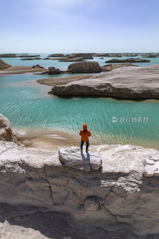 青海海西州乌素特水上雅丹奇异地貌高空航拍