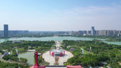 航拍河南商丘市日月湖景区