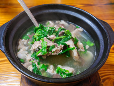 广东客家特色美食八刀汤特写