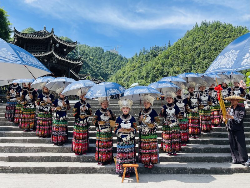 贵州西江千户苗寨 拦门酒 苗族姑娘