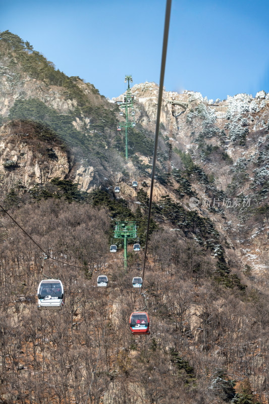 山东泰安泰山风景区雪景自然景观