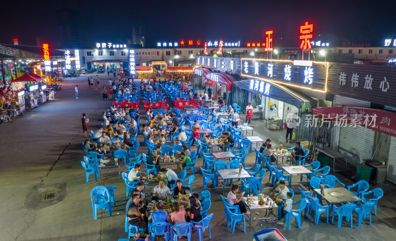 夏日夜市美食烧烤烟火气航拍