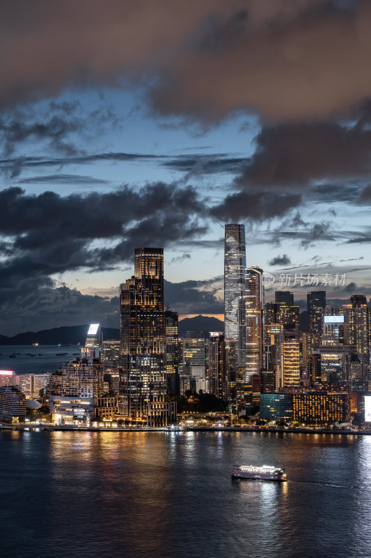 香港维多利亚港CBD中环日落夜景繁华都市