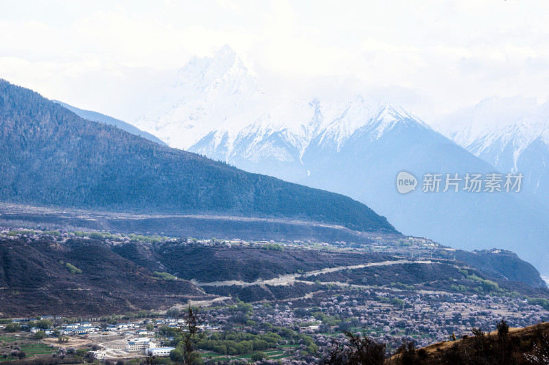 雅鲁藏布大峡谷