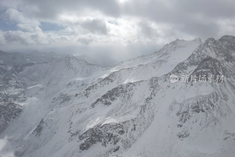 四川阿坝州达古冰川雪山盛景冰雪奇观航拍