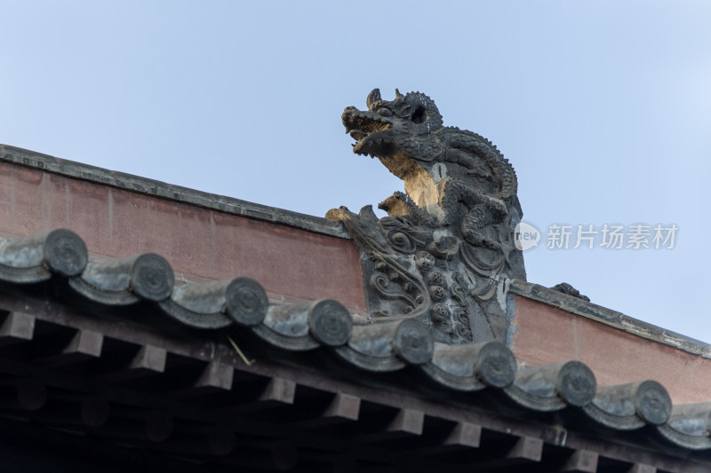 山西大同善化寺景区屋檐角兽特写