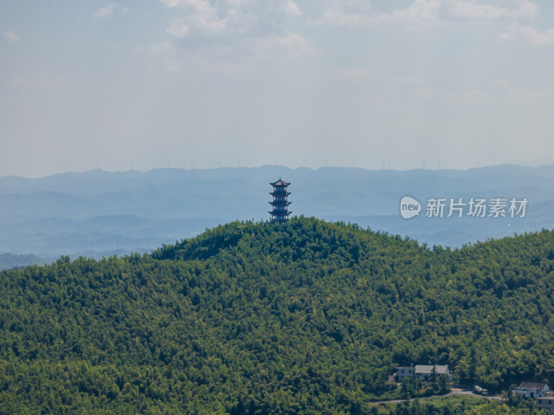 蓝天白云下航拍蔡伦竹海、层峦叠嶂的远山