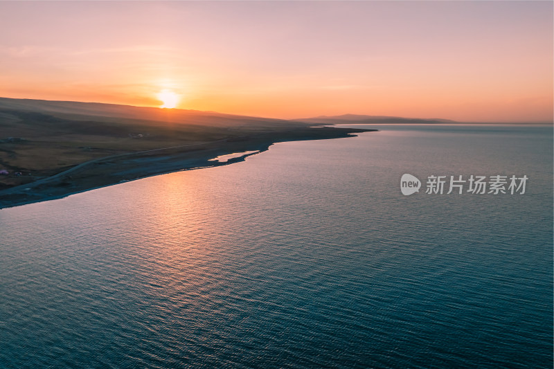 青海湖日出航拍