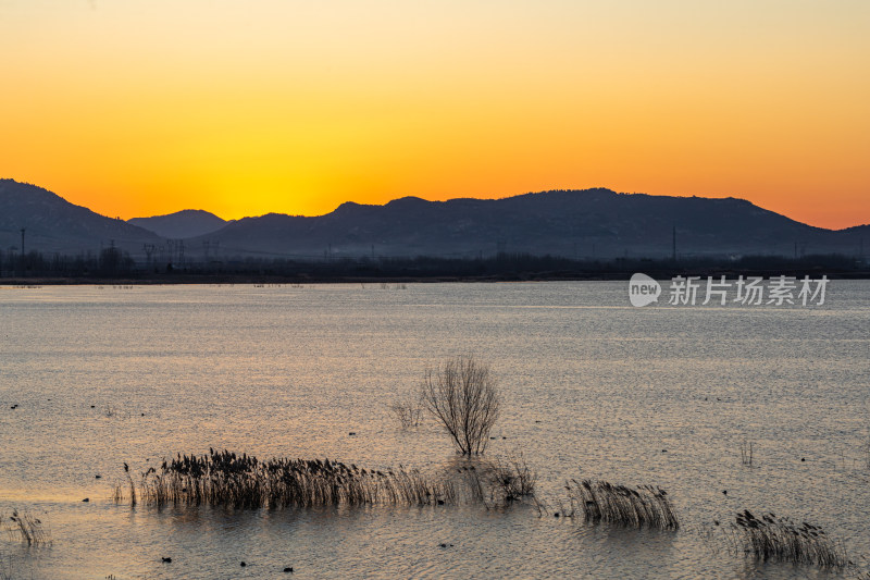 山东济宁邹城孟子湖黄昏日落景观