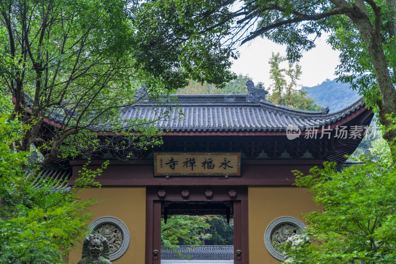 杭州飞来峰永福寺古建筑风光