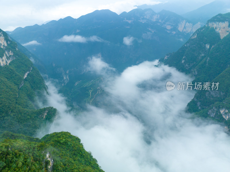 航拍重庆巫山下庄天路