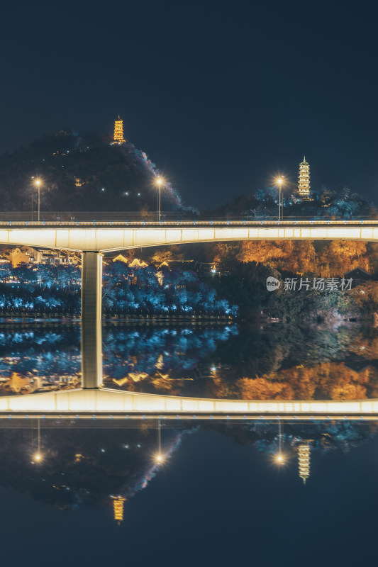 柳州蟠龙双塔夜景