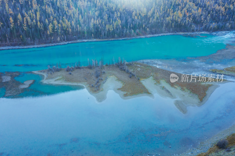 新疆北疆阿勒泰喀纳斯风景区卧龙湾