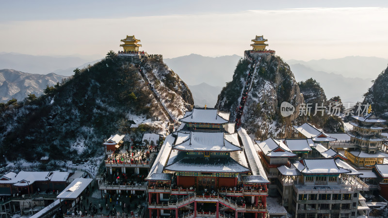 河南老君山飞雪中的千年古树冬季航拍