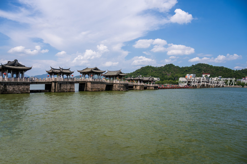 航拍夏季白天广东潮州韩江广济桥风光