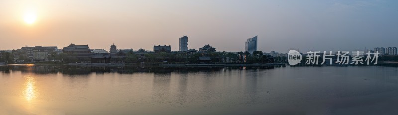 包公湖湖畔日落城市与古建筑景观