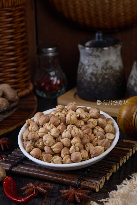 白豆蔻 白蔻 豆蔻 白寇 肉豆蔻中药