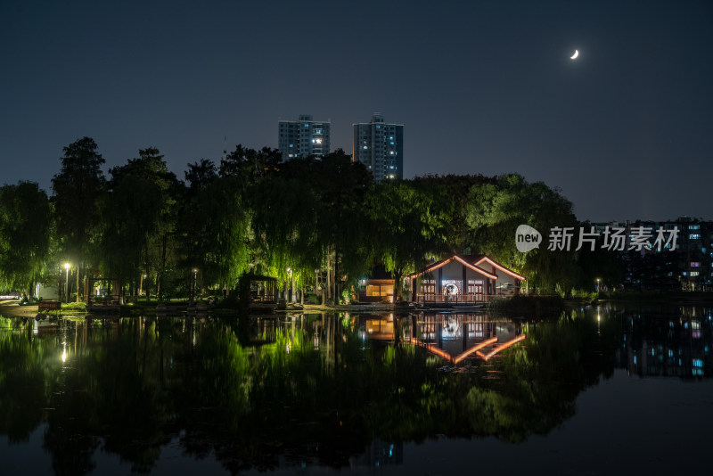 武汉古建筑紫阳湖公园夜景