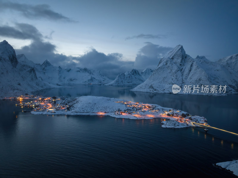 挪威罗弗敦群岛北极圈雷纳冬季雪景高空航拍