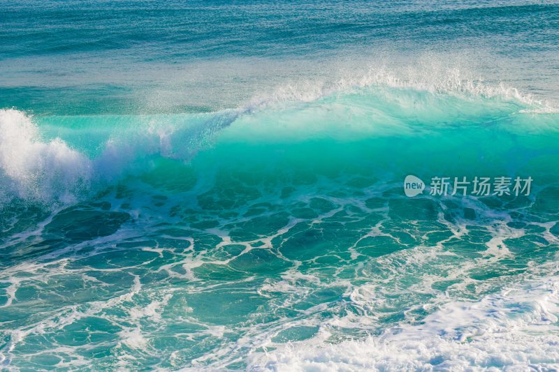 大海海浪波涛汹涌浪花巨浪