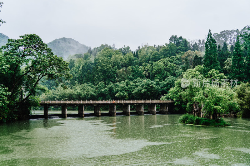 安顺龙宫风景区