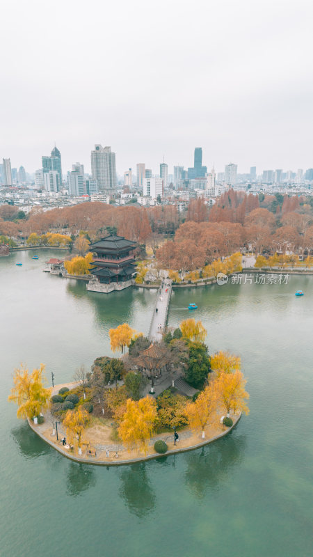 合肥古逍遥津公园城市公园湖泊秋景俯瞰