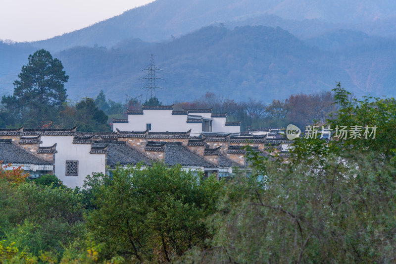 航拍安徽宣城泾县桃花潭风景区老街村庄