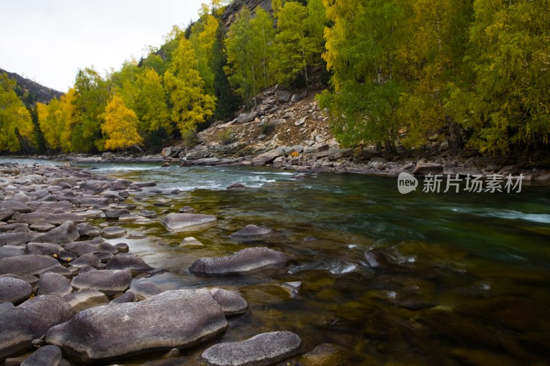 新疆 可可托海国家地质公园 石钟山